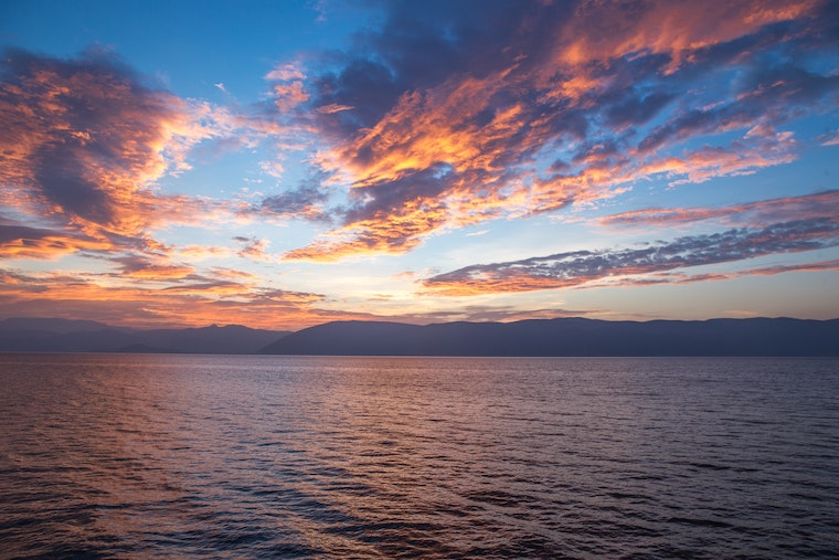 sunset cruise lake travis